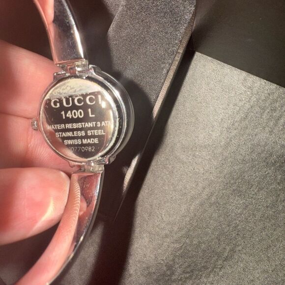 Women’s Gucci watch with box - Picture 2 of 8